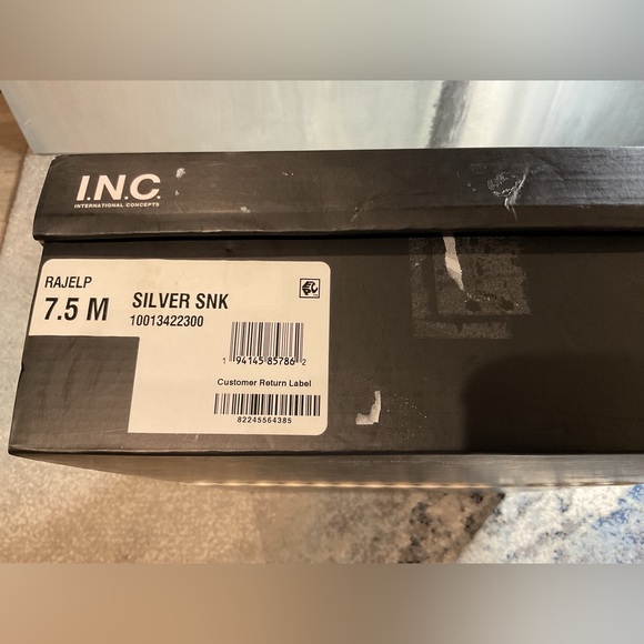 INC International Concepts Rajelp Silver Snake Knee High Boots - Size 7.5 (NIB) - Picture 16 of 16